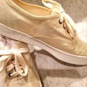 LIZ Claiborne fashion Sneakers sz 8.5